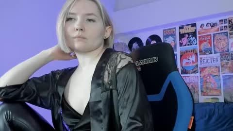 Snapshot of lexiwenford chatting on March 6, 3:13 pm Lexi Wenford NO NUDE GODDESS online show from March 6, 3:13 pm