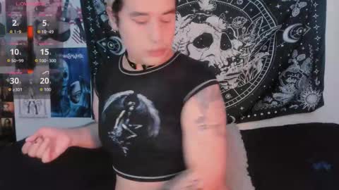 Snapshot of lexxxx_2 chatting on October 6, 8:37 pm LEXXY online show from October 6, 8:37 pm