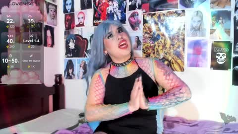 Snapshot of lexxxx_2 chatting on December 17, 10:32 pm LEXXY online show from December 17, 10:32 pm