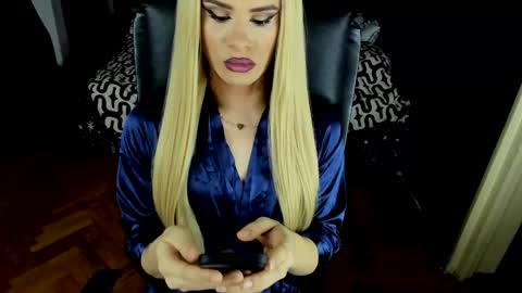 Snapshot of lexxymiss chatting on October 9, 4:01 pm eva lexy you may call me Miss online show from October 9, 4:01 pm