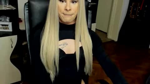 Snapshot of lexxymiss chatting on September 25, 6:48 pm eva lexy you may call me Miss online show from September 25, 6:48 pm