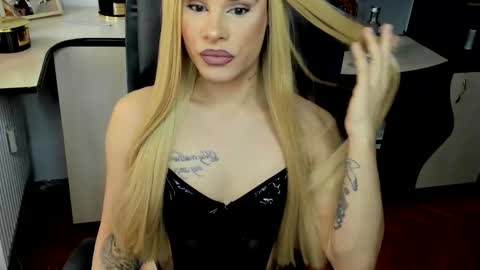 Snapshot of lexxymiss chatting on October 7, 8:32 am eva lexy you may call me Miss online show from October 7, 8:32 am