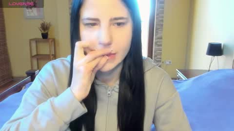 lexyswett online show from October 31, 8:04 am