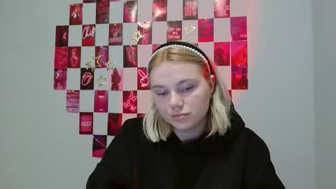 Leyla online show from November 27, 8:33 am