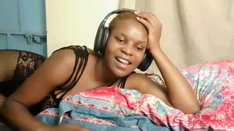 leylacuty13 online show from April 16, 9:39 pm