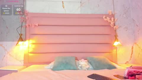 Snapshot of lezy_ chatting on September 20, 11:52 pm LEZY online show from September 20, 11:52 pm