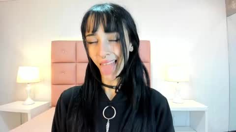 lhiamfitt online show from March 8, 11:37 am