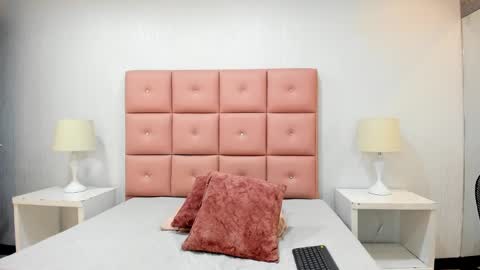 lhiamfitt online show from January 20, 3:04 am