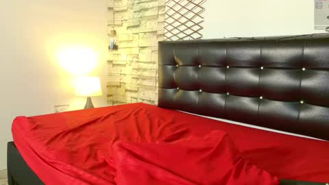 Lia James online show from March 12, 1:26 pm