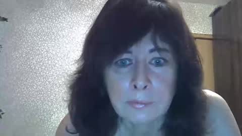 Snapshot of lia_ang chatting on October 12, 1:37 pm lia_ang online show from October 12, 1:37 pm