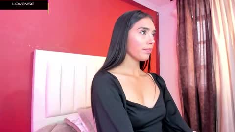 Snapshot of lia_moret chatting on October 10, 2:01 pm lia_moret online show from October 10, 2:01 pm