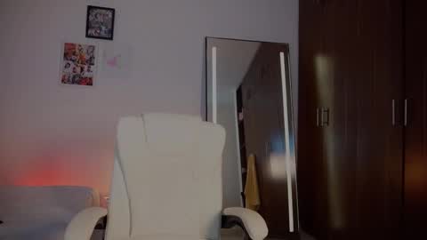 Snapshot of lia_russo_ chatting on October 5, 3:30 pm Lia online show from October 5, 3:30 pm