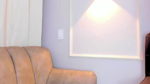 liz walton online show from February 25, 12:05 pm