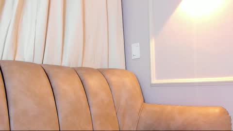 liz walton online show from February 10, 12:30 pm