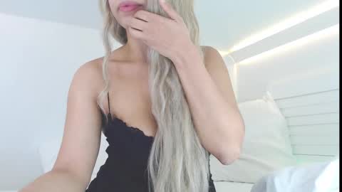 Lia Divina online show from November 23, 10:08 pm