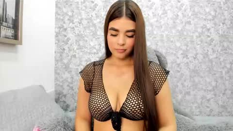 liah_evanss online show from October 16, 12:05 pm