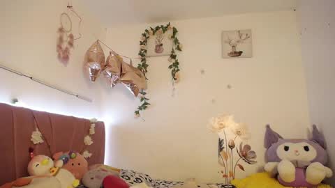 liahdiaz_ online show from April 7, 3:14 pm