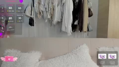 Lia Johnsons online show from March 22, 1:53 am