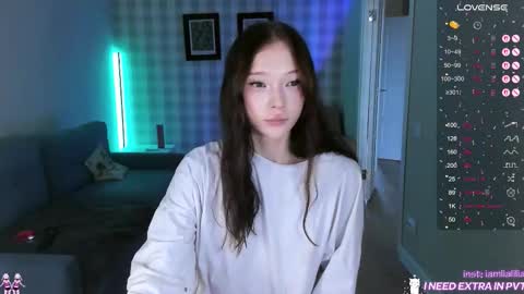 lialilia online show from September 23, 8:30 am