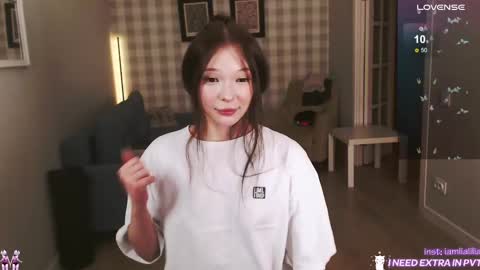 lialilia online show from March 12, 4:56 pm