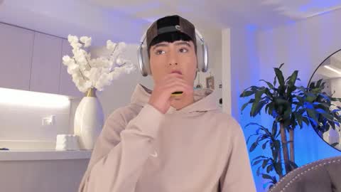 Liam online show from February 26, 2:37 am