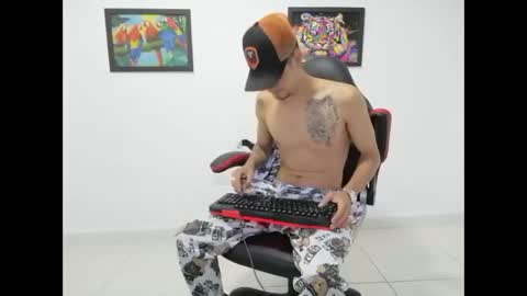 Andres online show from October 14, 9:51 pm