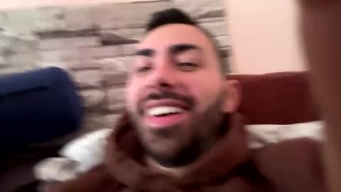 Snapshot of liam_daniel chatting on February 21, 12:39 pm Liam online show from February 21, 12:39 pm