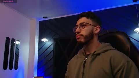 LIAM KLEIN online show from April 7, 11:12 am