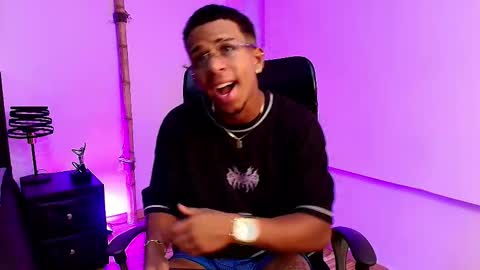 Snapshot of liam_morocho chatting on September 15, 8:21 pm LIAM online show from September 15, 8:21 pm