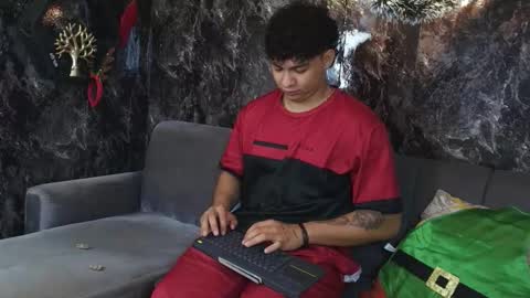 liam online show from November 26, 1:08 pm