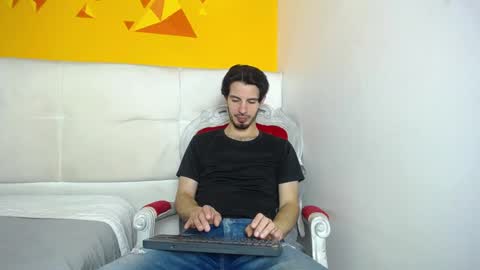 Snapshot of liamluxe chatting on February 7, 12:50 pm LiamLuxe online show from February 7, 12:50 pm