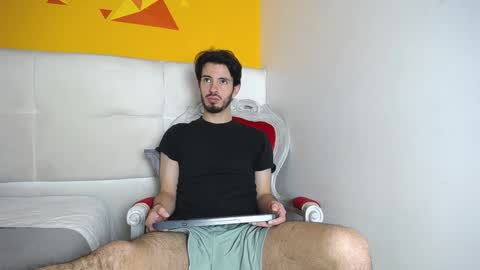 Snapshot of liamluxe chatting on February 1, 12:37 pm LiamLuxe online show from February 1, 12:37 pm