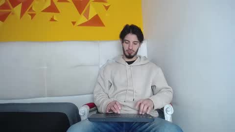 Snapshot of liamluxe chatting on February 18, 12:39 pm LiamLuxe online show from February 18, 12:39 pm