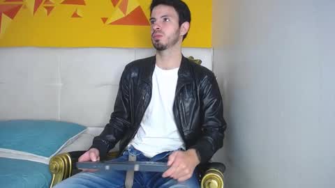 Snapshot of liamluxe chatting on October 7, 1:18 pm LiamLuxe online show from October 7, 1:18 pm