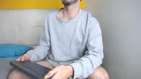 Snapshot of liamluxe chatting on October 2, 2:49 pm LiamLuxe online show from October 2, 2:49 pm