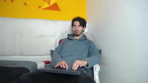 Snapshot of liamluxe chatting on February 25, 12:49 pm LiamLuxe online show from February 25, 12:49 pm