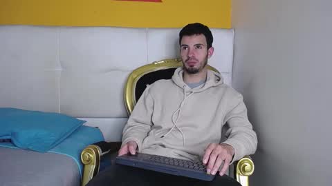 Snapshot of liamluxe chatting on September 22, 12:31 pm LiamLuxe online show from September 22, 12:31 pm