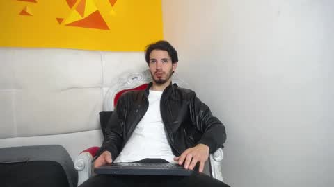 Snapshot of liamluxe chatting on February 14, 12:47 pm LiamLuxe online show from February 14, 12:47 pm