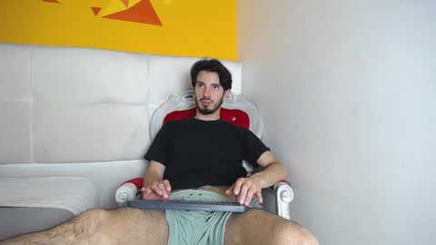 Snapshot of liamluxe chatting on February 1, 3:39 pm LiamLuxe online show from February 1, 3:39 pm