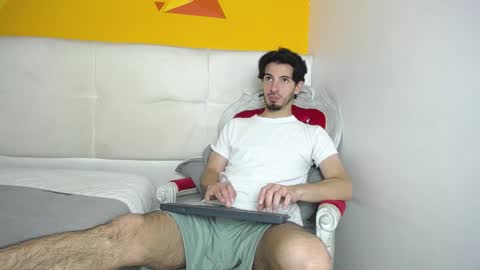 Snapshot of liamluxe chatting on February 6, 12:48 pm LiamLuxe online show from February 6, 12:48 pm