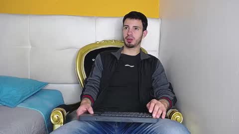 Snapshot of liamluxe chatting on September 20, 1:36 pm LiamLuxe online show from September 20, 1:36 pm