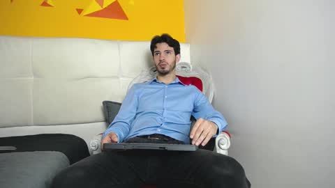 Snapshot of liamluxe chatting on March 4, 12:44 pm LiamLuxe online show from March 4, 12:44 pm