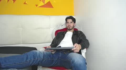 Snapshot of liamluxe chatting on March 8, 7:09 pm LiamLuxe online show from March 8, 7:09 pm