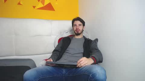 Snapshot of liamluxe chatting on February 22, 12:51 pm LiamLuxe online show from February 22, 12:51 pm