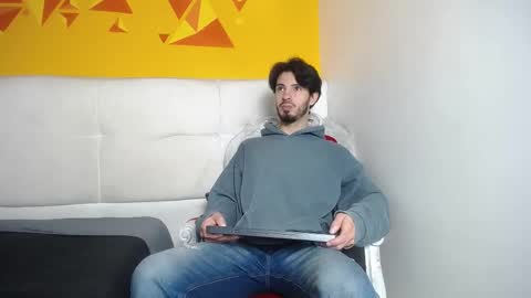 Snapshot of liamluxe chatting on February 20, 12:57 pm LiamLuxe online show from February 20, 12:57 pm