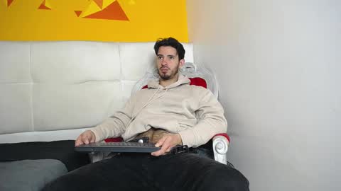 Snapshot of liamluxe chatting on March 7, 1:07 pm LiamLuxe online show from March 7, 1:07 pm