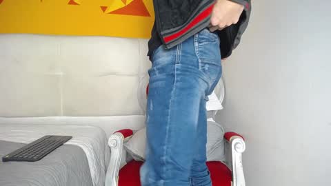 Snapshot of liamluxe chatting on February 1, 6:40 pm LiamLuxe online show from February 1, 6:40 pm