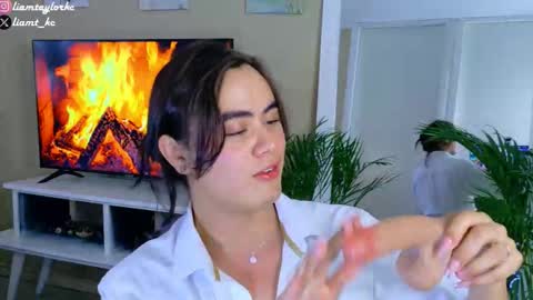 Tell me Liam online show from January 5, 9:51 pm