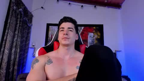 Snapshot of liamwyatt_ chatting on February 28, 6:43 am liamwyatt_ online show from February 28, 6:43 am