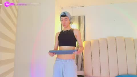 lian_cameron online show from March 30, 4:01 am